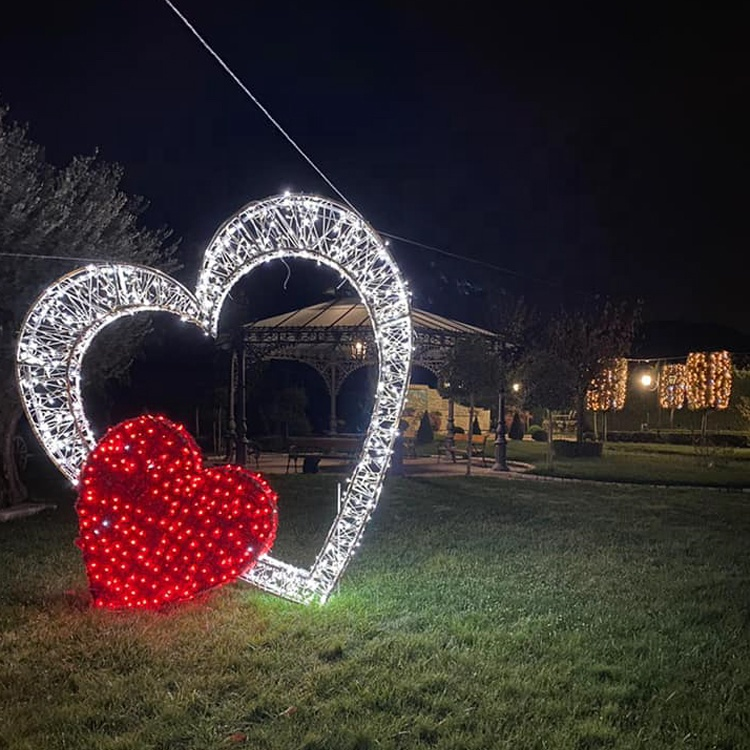 Giant Pre-Lit LED Hearts